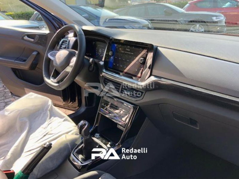 Volkswagen T-Cross nuova a Lecco (9)