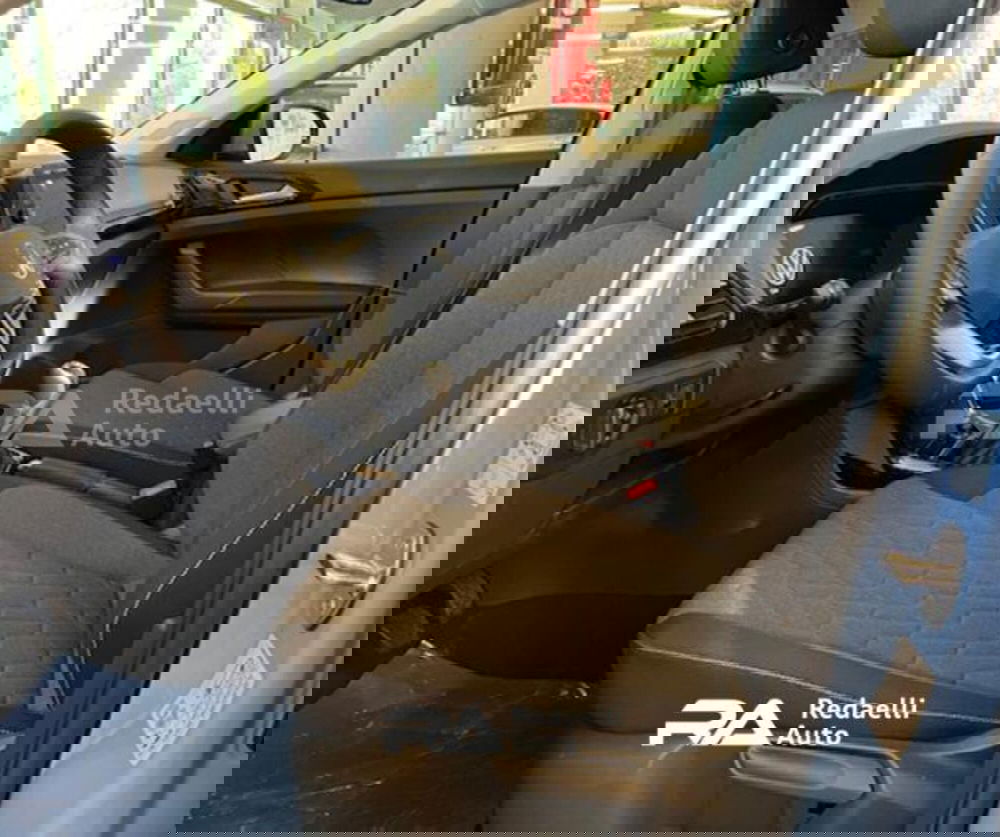 Volkswagen T-Cross nuova a Lecco (5)