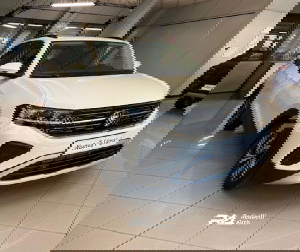 Volkswagen T-Cross nuova a Lecco (3)