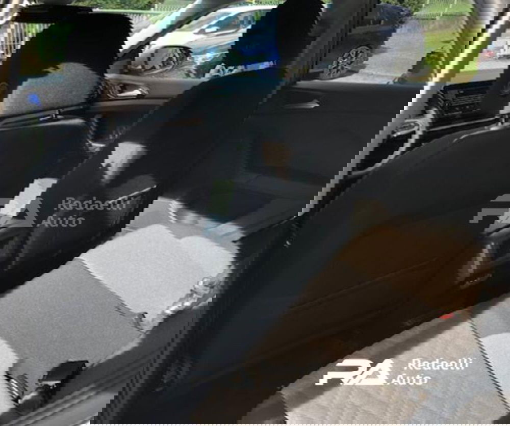 Volkswagen T-Cross nuova a Lecco (5)