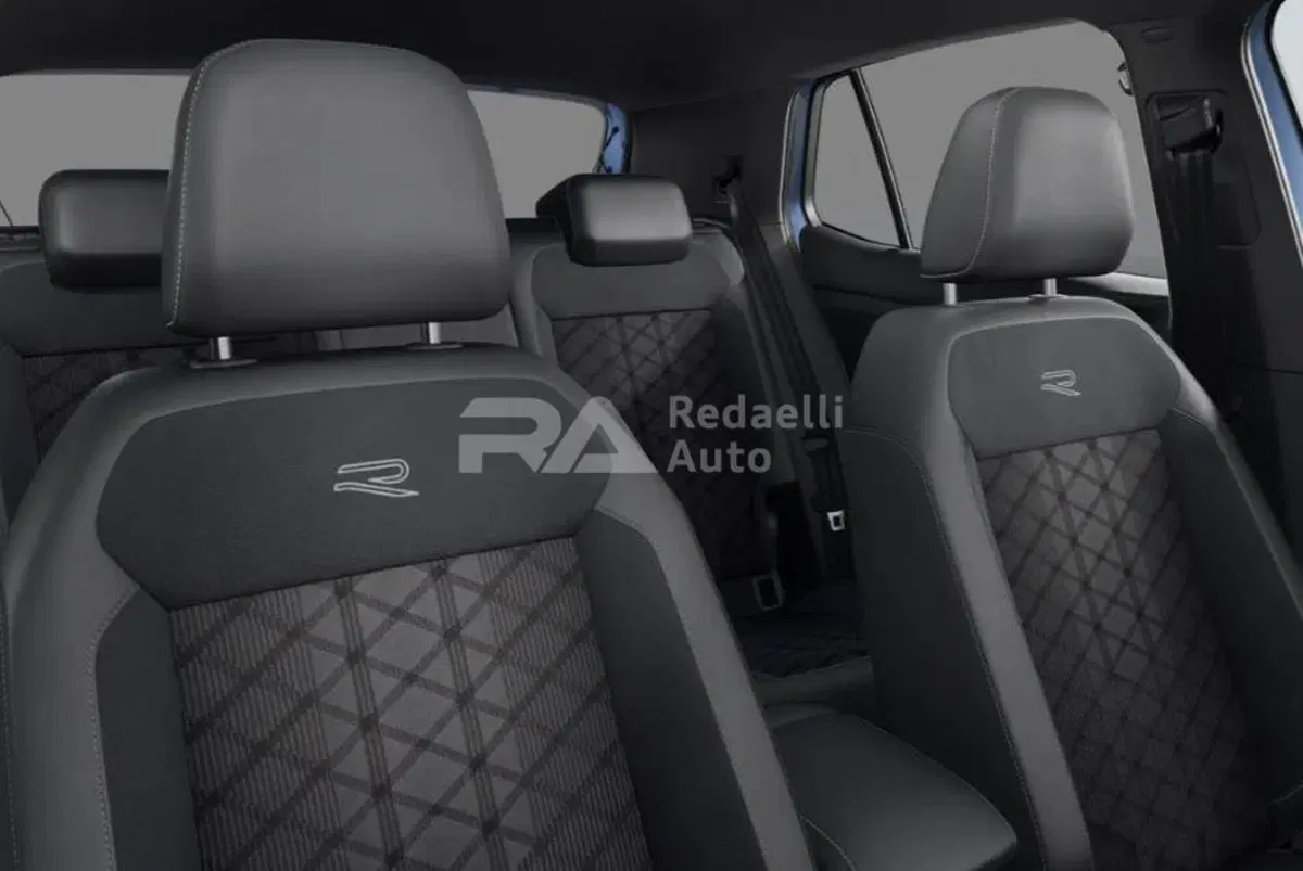Volkswagen T-Cross nuova a Lecco (6)