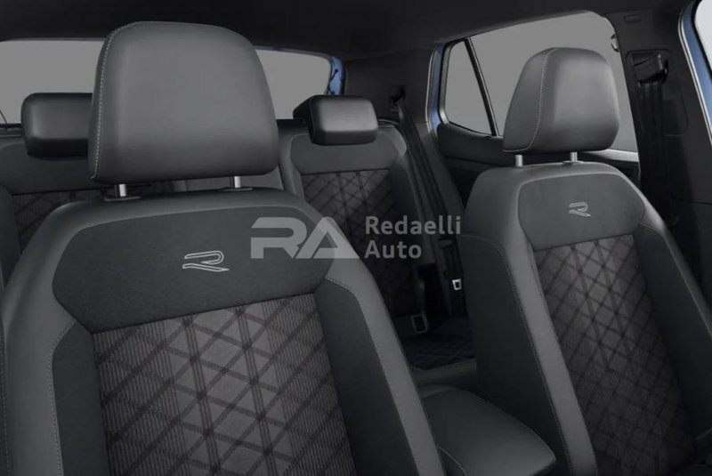 Volkswagen T-Cross nuova a Lecco (6)