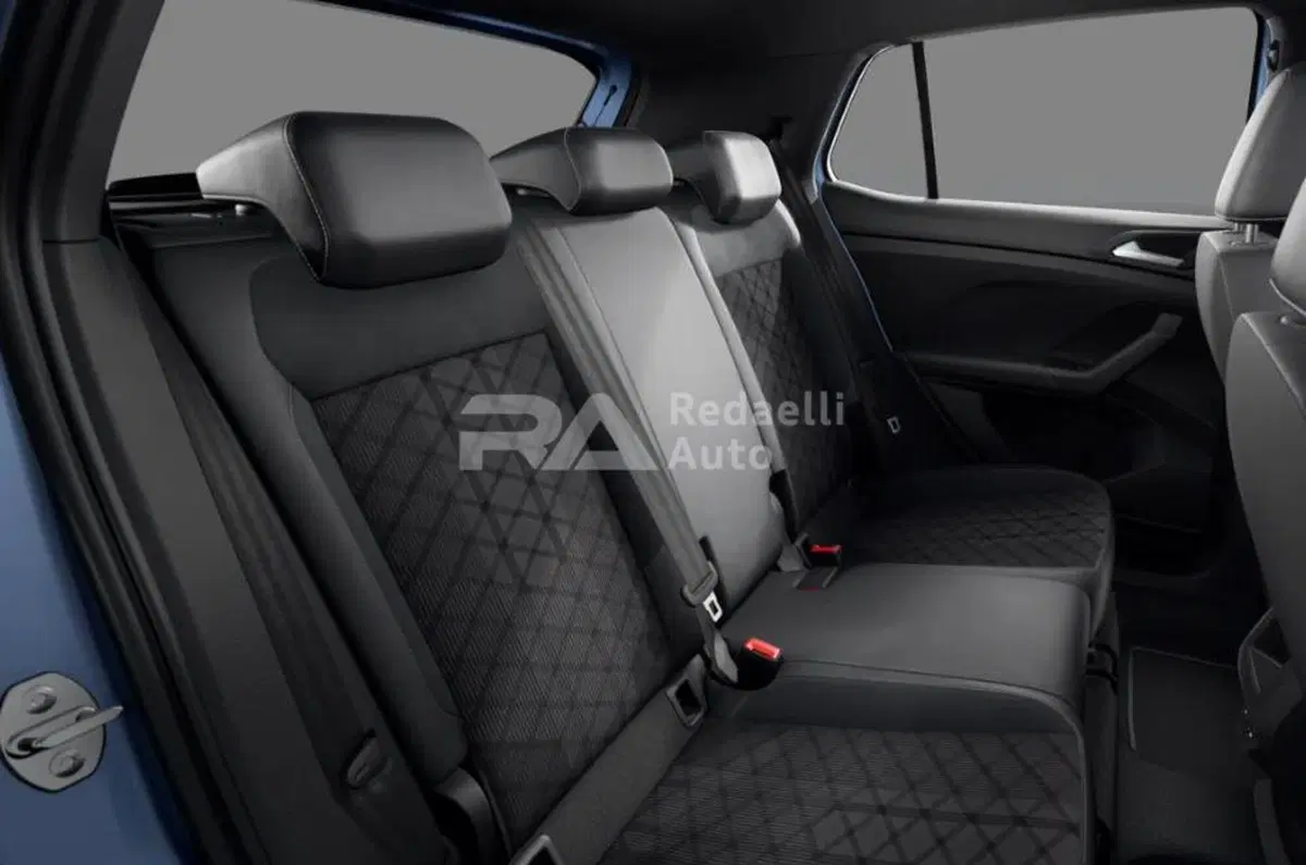 Volkswagen T-Cross nuova a Lecco (7)
