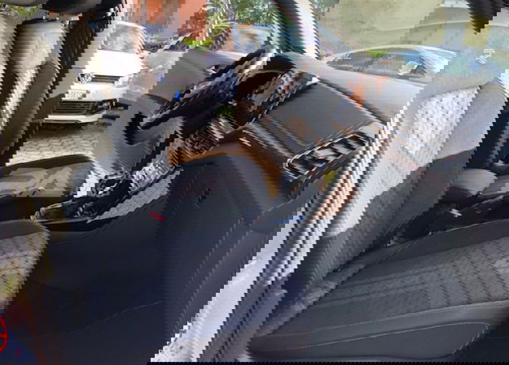 Volkswagen T-Cross nuova a Lecco (10)