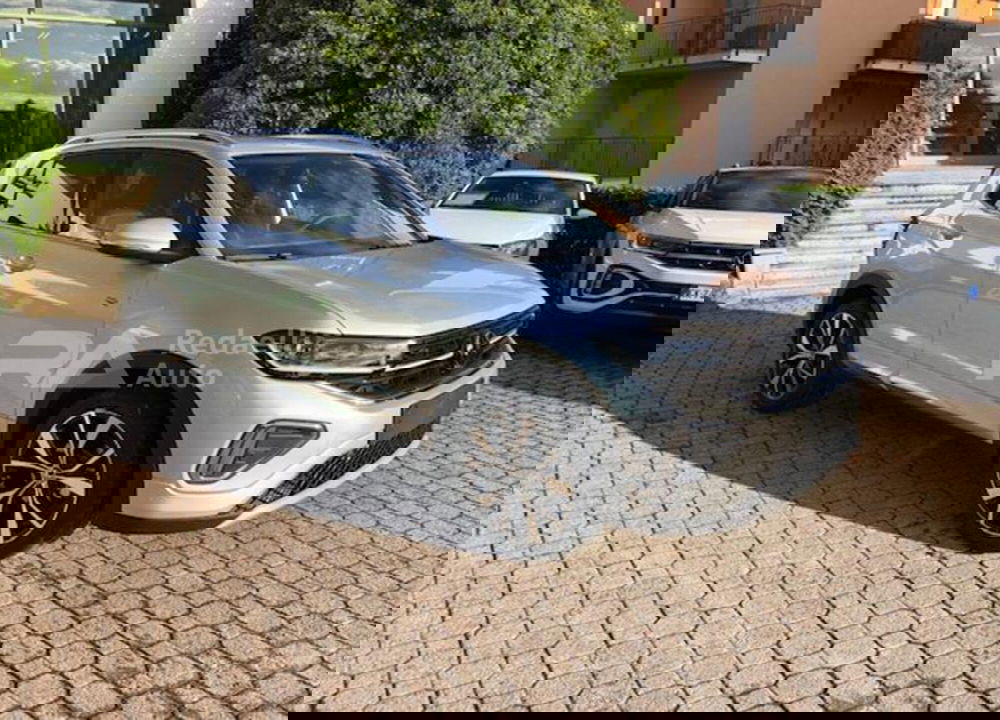 Volkswagen T-Cross nuova a Lecco (3)