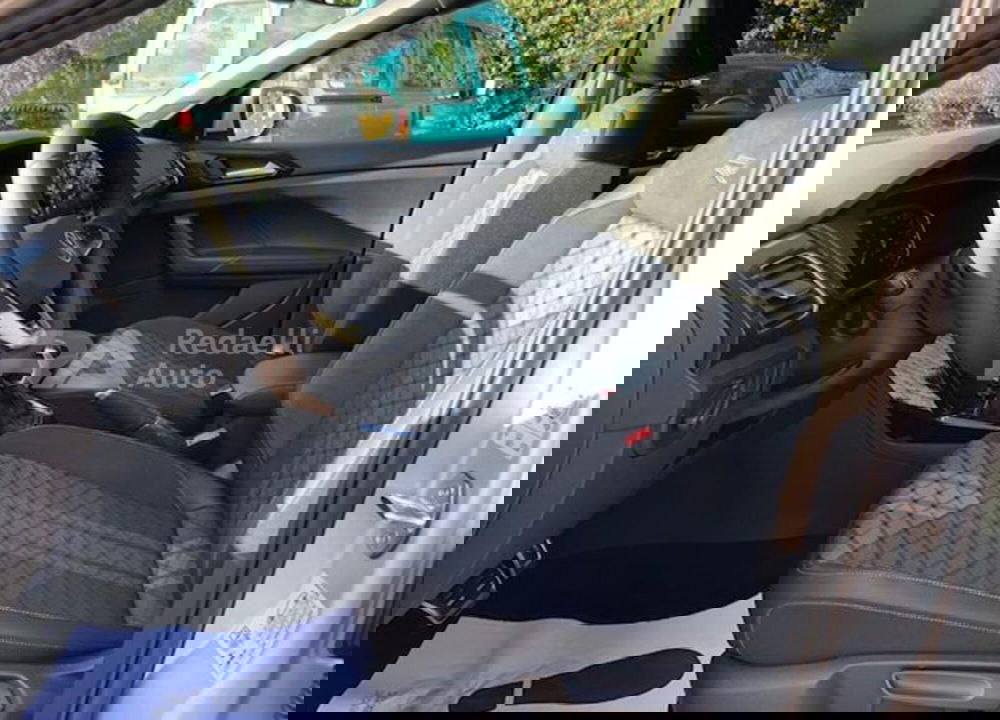 Volkswagen T-Cross nuova a Lecco (6)