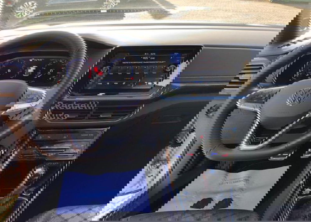 Volkswagen T-Cross nuova a Lecco (8)