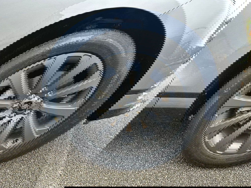 Land Rover Range Rover Velar usata a Salerno (9)