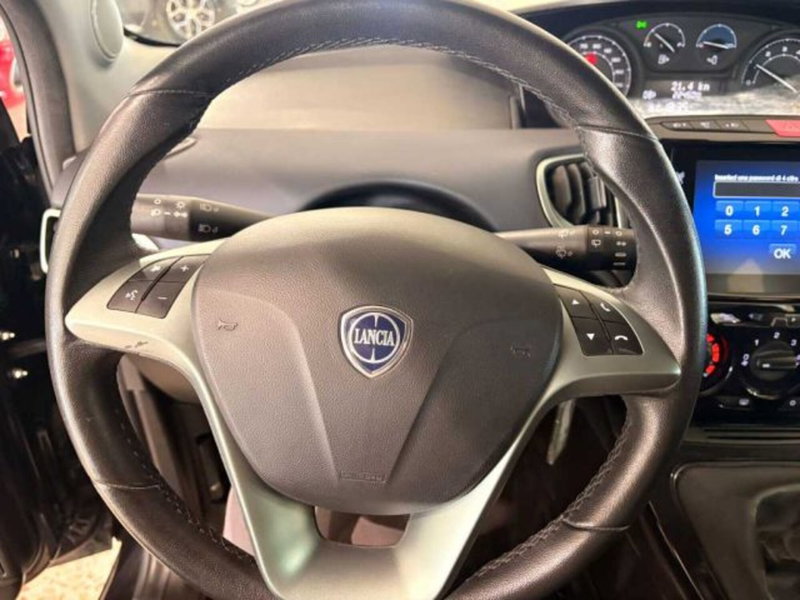 Lancia Ypsilon usata a Caltanissetta (18)