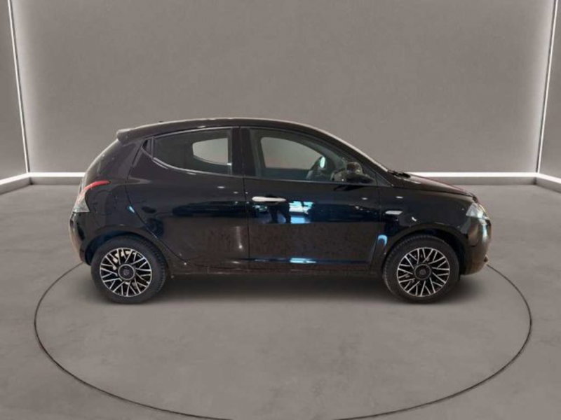 Lancia Ypsilon usata a Caltanissetta (4)