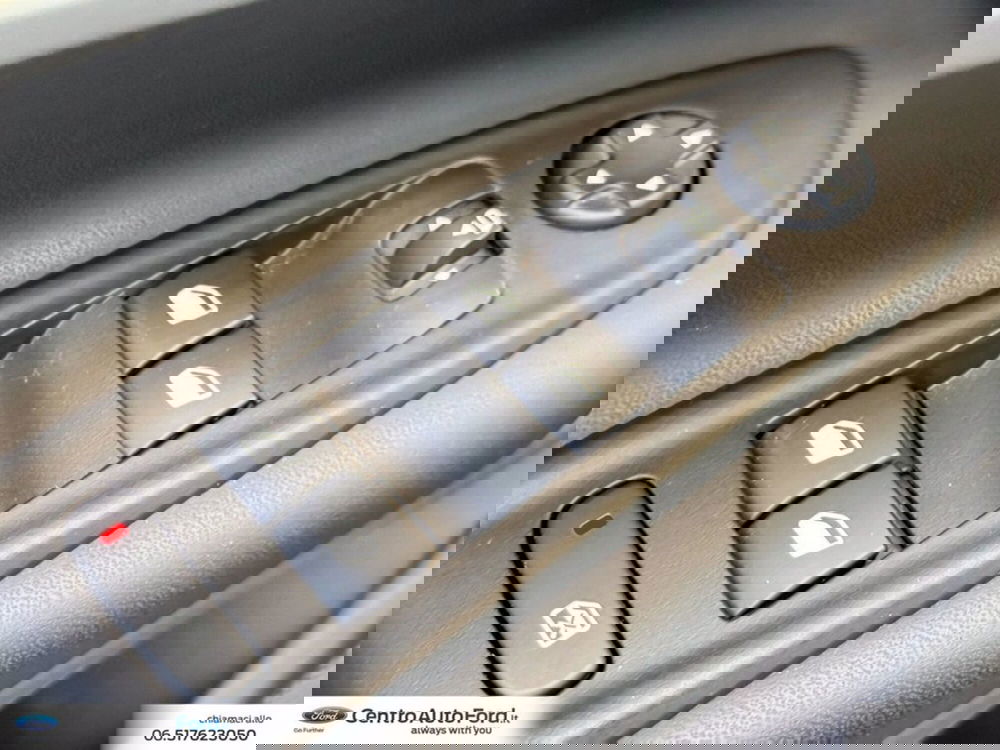 Jeep Avenger usata a Roma (19)