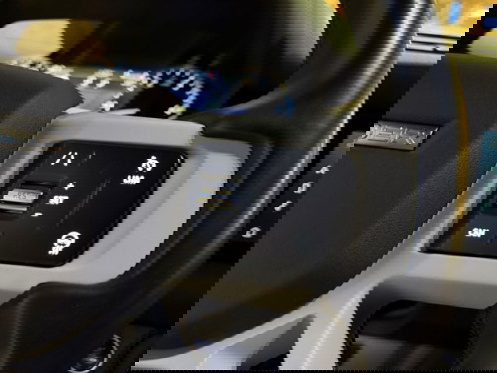 Land Rover Defender usata a Livorno (18)