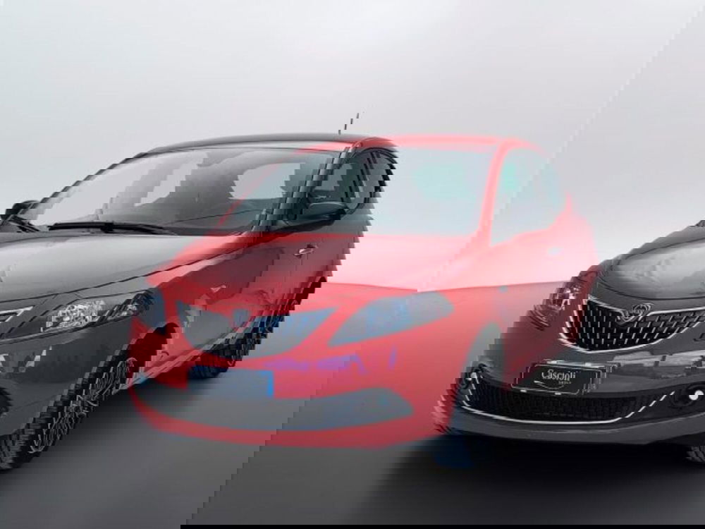 Lancia Ypsilon usata a Teramo