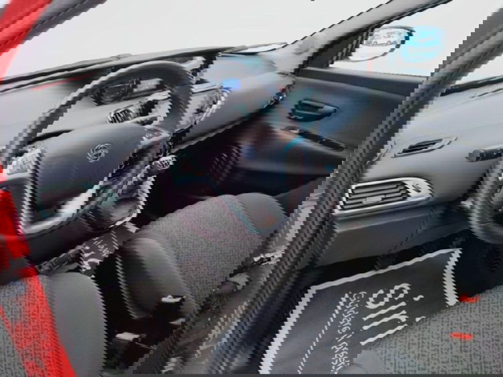 Lancia Ypsilon usata a Teramo (11)