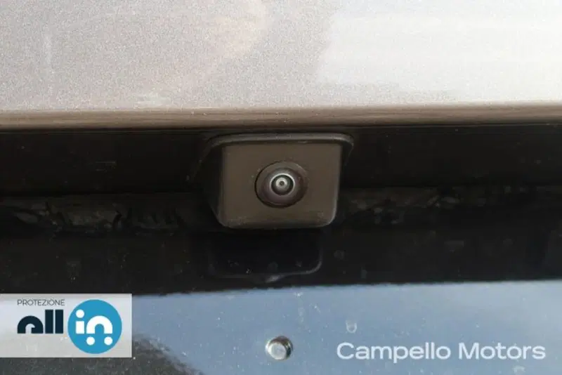 Peugeot 208 nuova a Venezia (12)