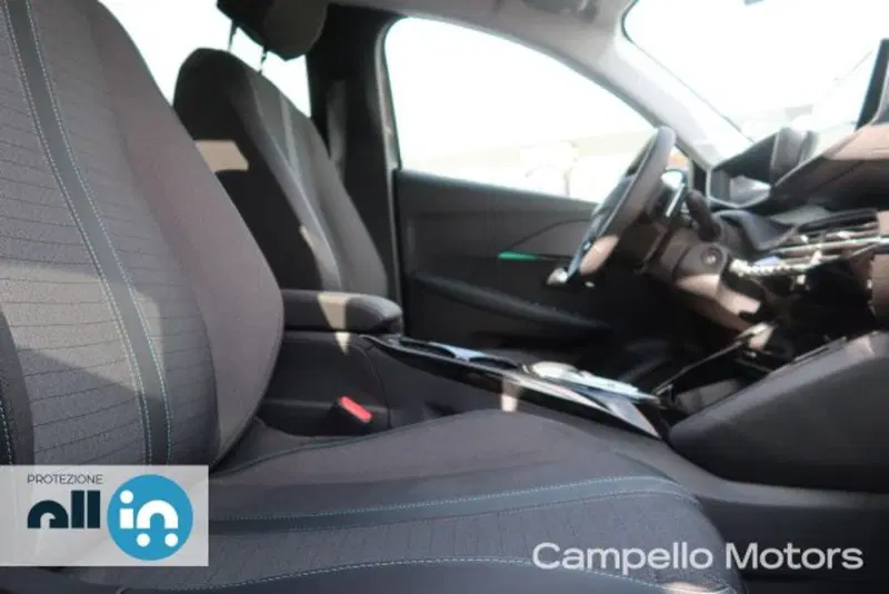 Peugeot 208 nuova a Venezia (14)