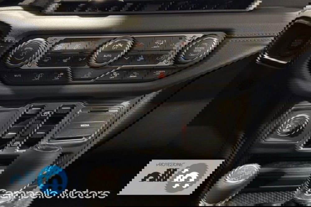 Jeep Wrangler Unlimited nuova a Venezia (12)