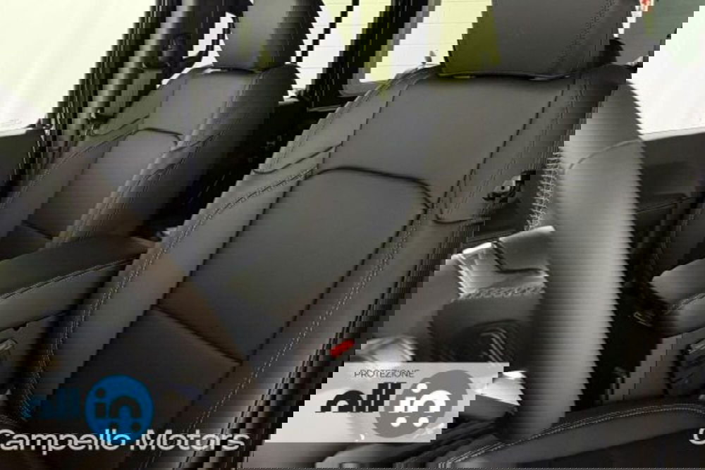 Jeep Wrangler Unlimited nuova a Venezia (7)