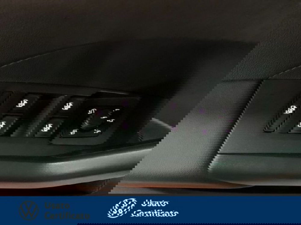 Volkswagen T-Cross usata a Vicenza (18)