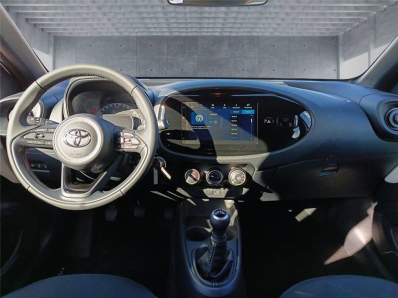 Toyota Aygo X nuova a Bari (13)