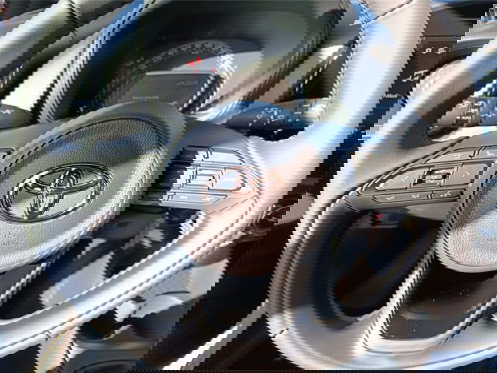 Toyota Aygo X nuova a Bari (15)