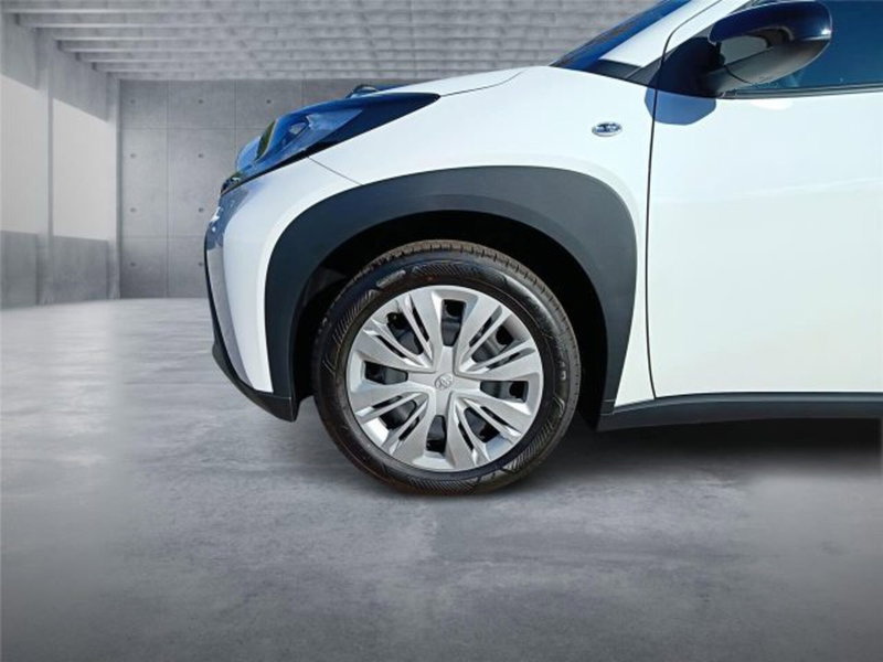 Toyota Aygo X nuova a Bari (8)