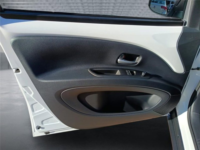 Toyota Aygo X nuova a Bari (9)