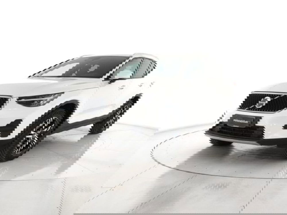 Volvo XC40 nuova a Modena (2)