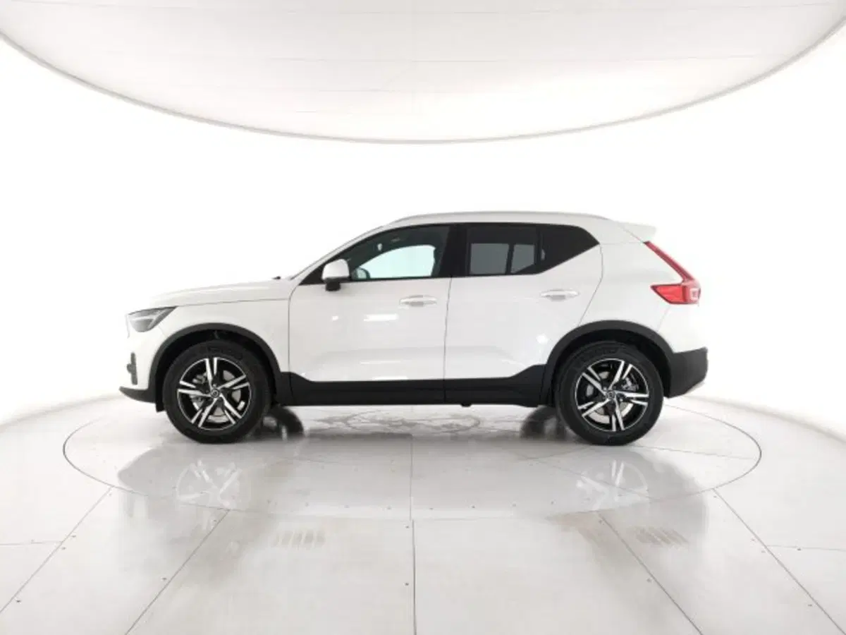 Volvo XC40 nuova a Modena (3)