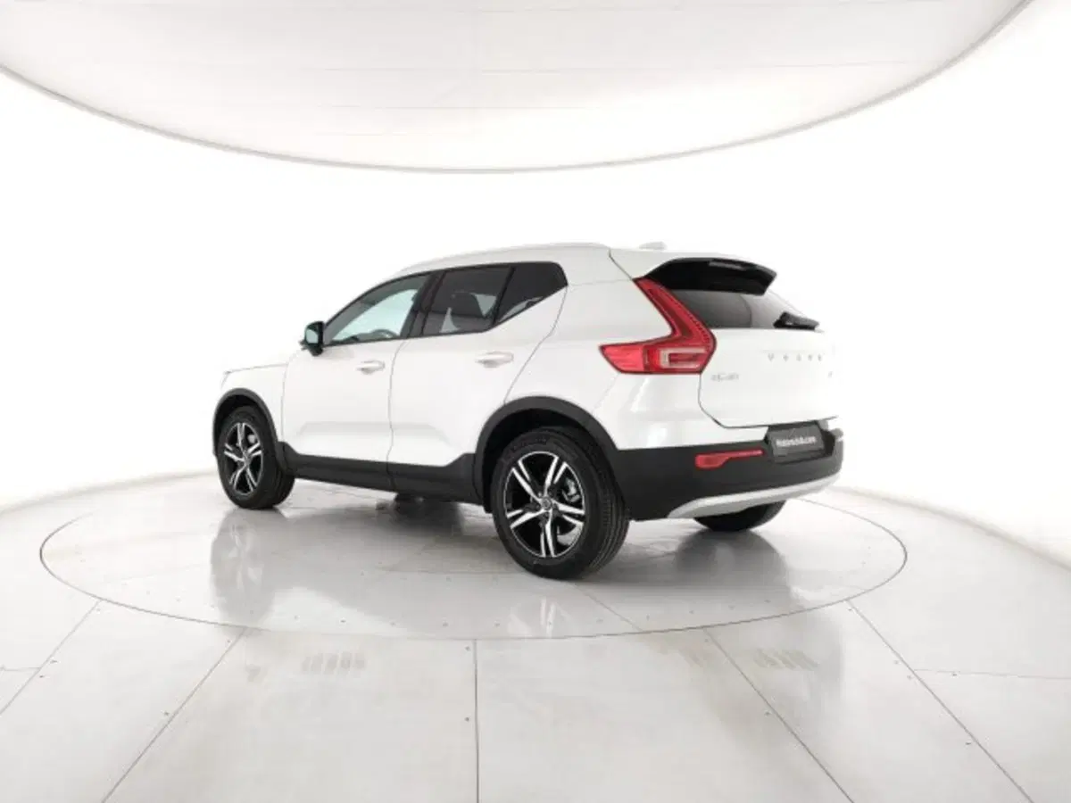 Volvo XC40 nuova a Modena (4)