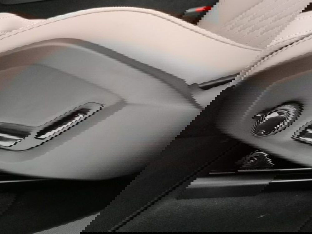 Volvo XC60 nuova a Modena (18)