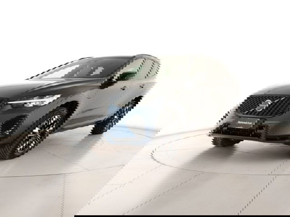 Volvo XC60 nuova a Modena (2)