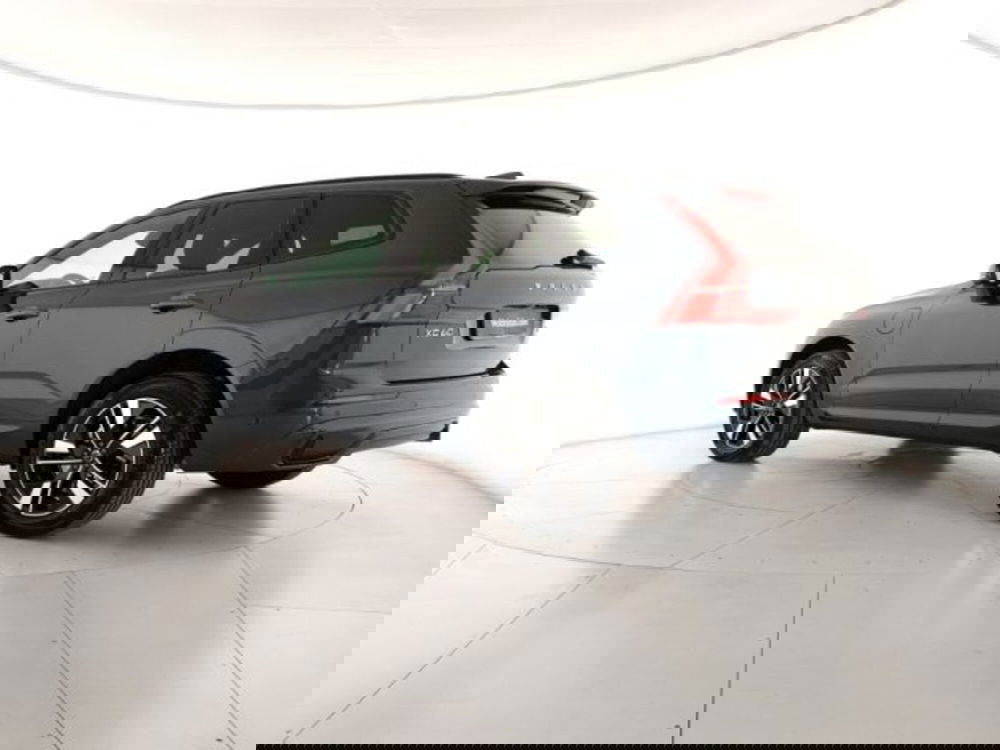 Volvo XC60 nuova a Modena (3)