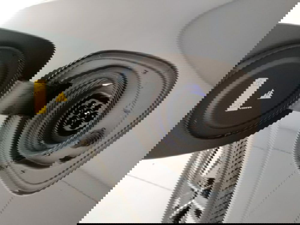 Volvo XC60 nuova a Modena (9)