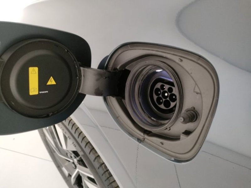 Volvo XC60 nuova a Modena (9)