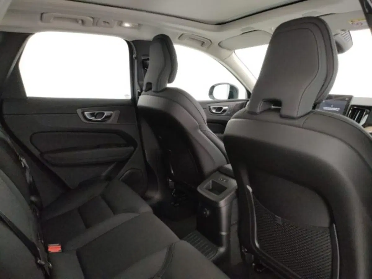 Volvo XC60 nuova a Modena (10)