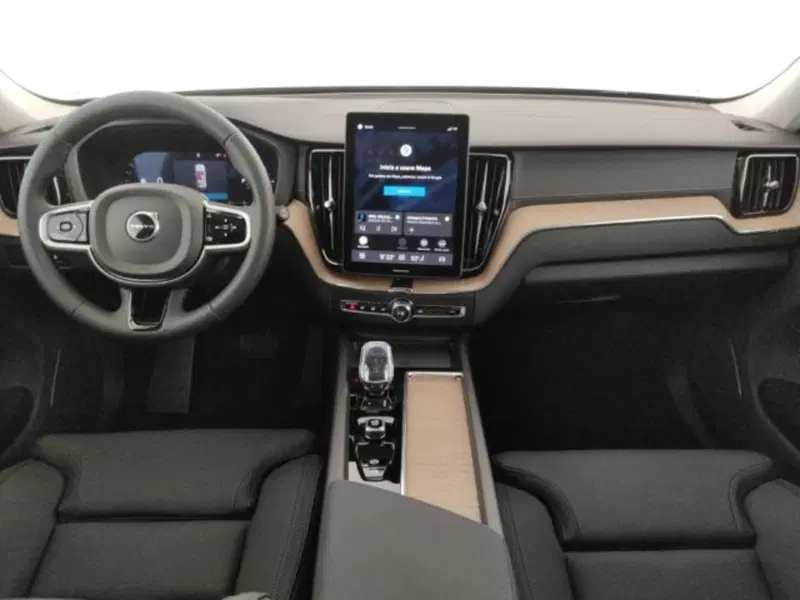 Volvo XC60 nuova a Modena (12)