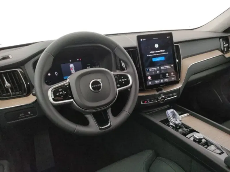 Volvo XC60 nuova a Modena (13)