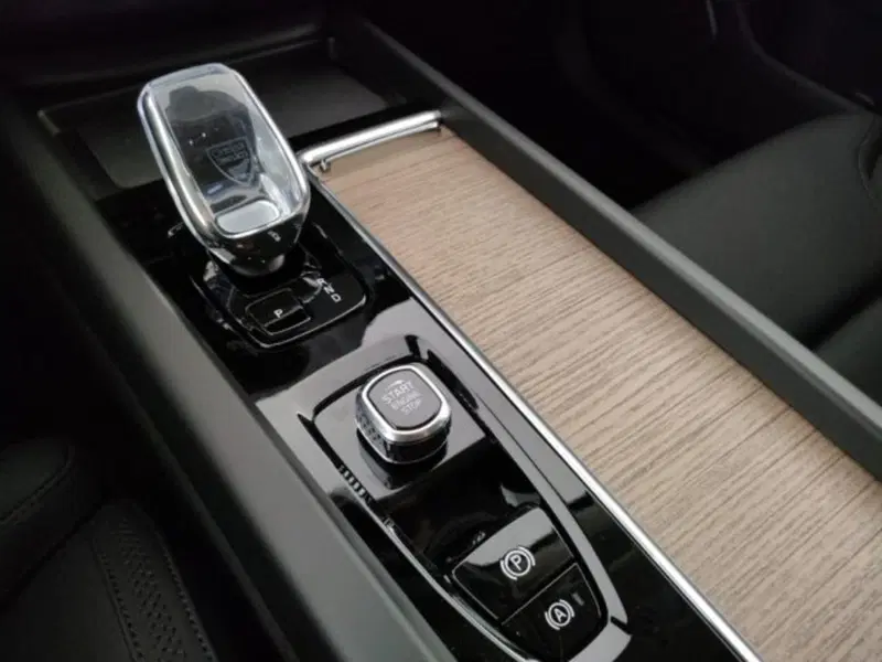 Volvo XC60 nuova a Modena (15)