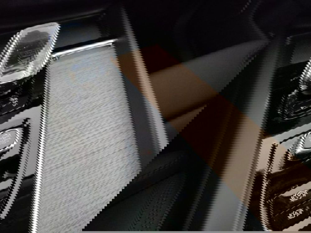 Volvo XC60 nuova a Modena (15)