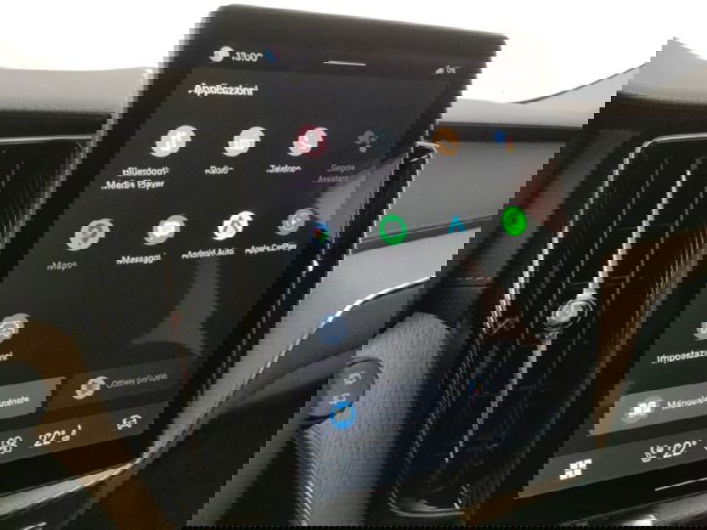 Volvo XC60 nuova a Modena (17)