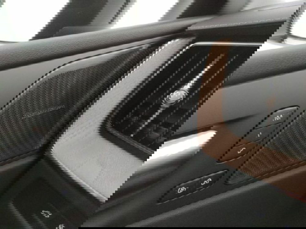 Volvo XC60 nuova a Modena (19)