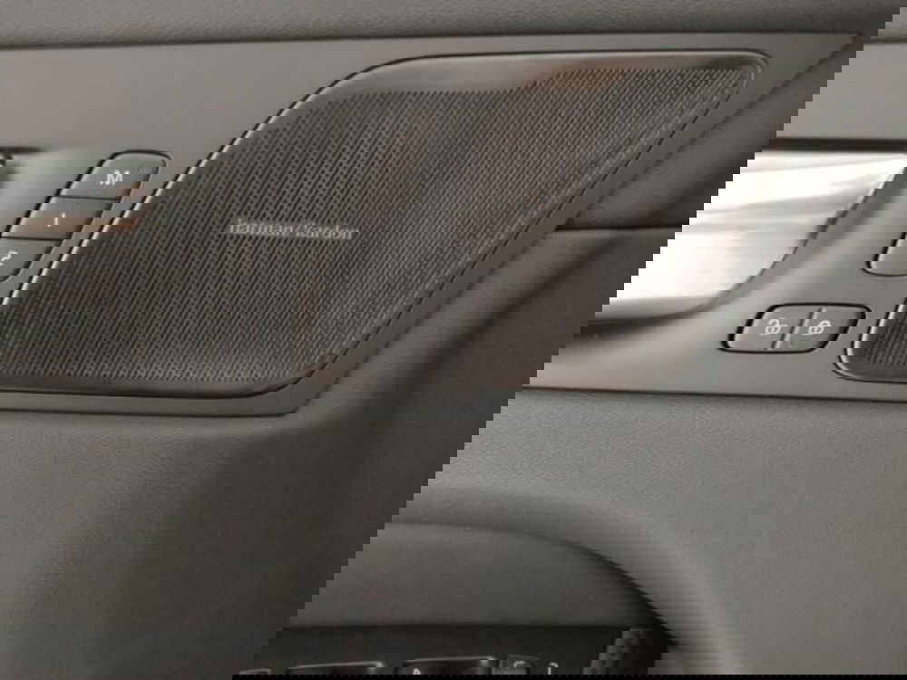 Volvo XC60 nuova a Modena (20)