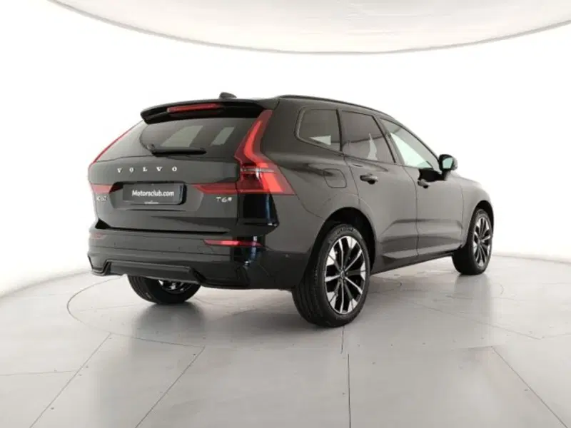 Volvo XC60 nuova a Modena (5)