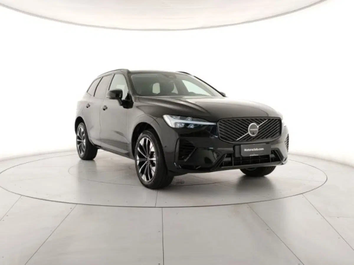 Volvo XC60 nuova a Modena (6)