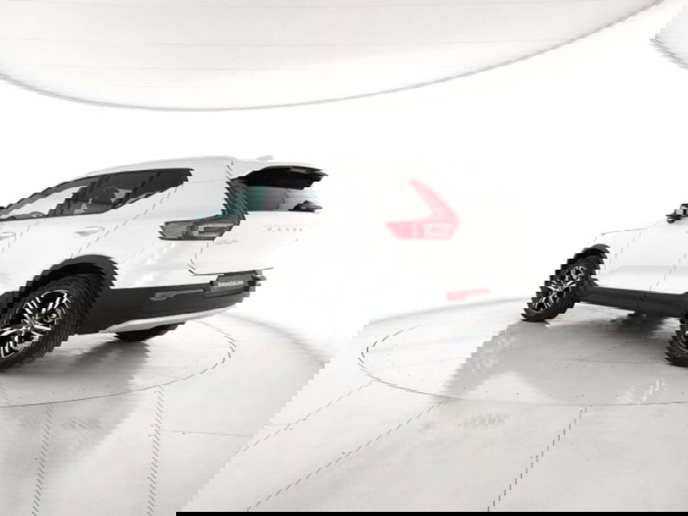 Volvo XC40 nuova a Modena (4)