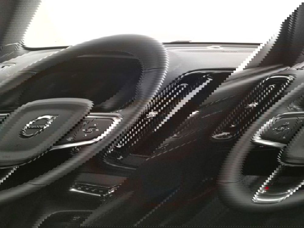 Volvo XC40 nuova a Modena (12)