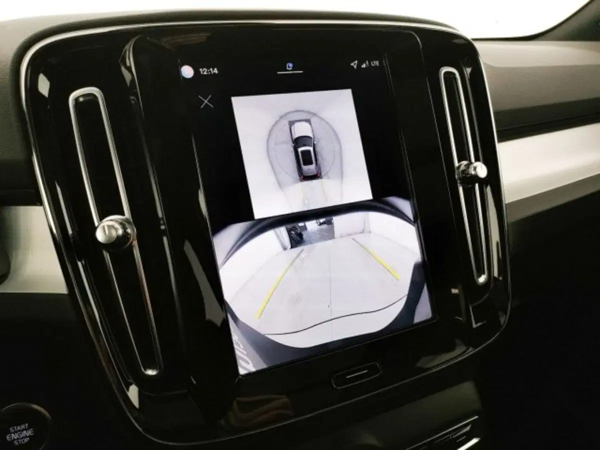 Volvo XC40 nuova a Modena (14)