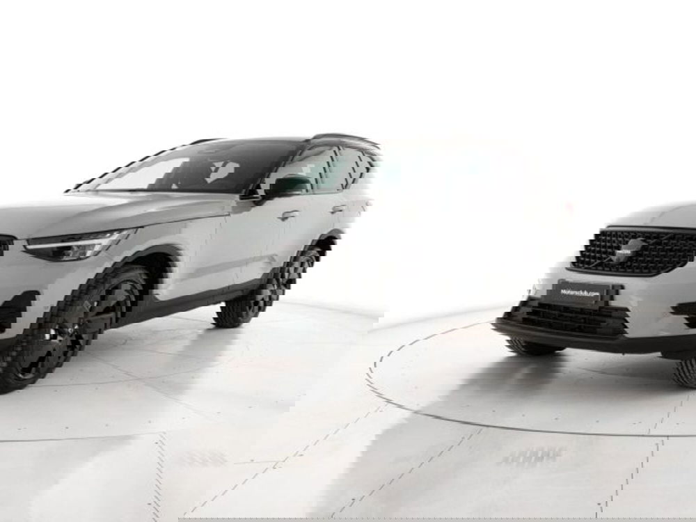 Volvo XC40 nuova a Modena (2)