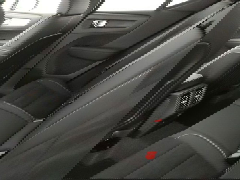 Volvo XC40 nuova a Modena (8)